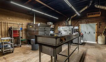 212 S Hickory St, Abbott, TX 76621