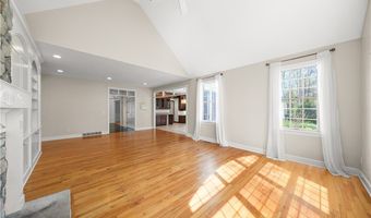 875 Cascades Dr, Aurora, OH 44202