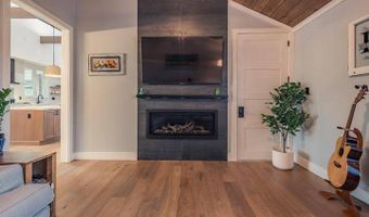 917 McDonald Dr, Amsterdam, NY 12070