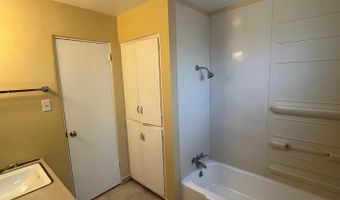 1021 Louisiana Blvd SE Apt B, Albuquerque, NM 87108