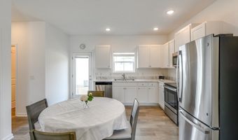 677 Crossings Ln, Akron, OH 44320