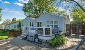 8531 General Grant Ln, Affton, MO 63123