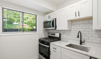 55 SKYHILL Rd 101, Alexandria, VA 22314