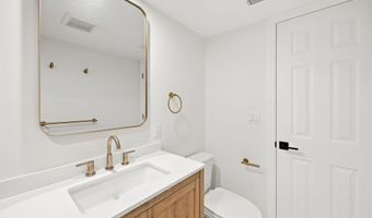 11 Budd Dr, Bethel, CT 06801