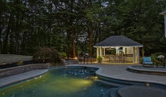 4 Brushwood Dr, Atkinson, NH 03811