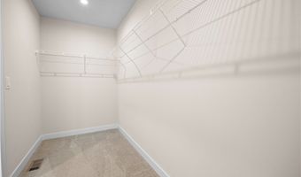 160 Eagle Cir, Amherst, OH 44001