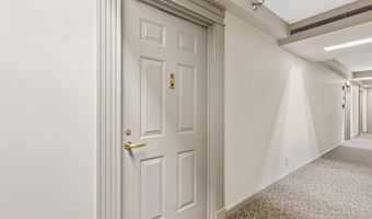 900 N STAFFORD St 1206, Arlington, VA 22203