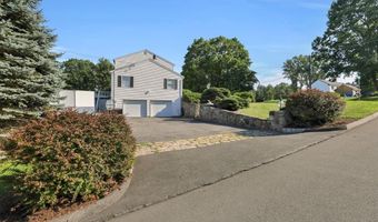1 E Gate Rd, Danbury, CT 06811