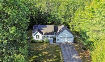 5 Little Village Ln, Belgrade, ME 04917