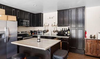 875 White Cottage Rd N, Angwin, CA 94508