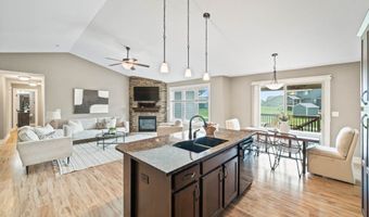 316 34th St SE, Altoona, IA 50009