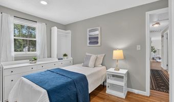 8 Charlotte Dr, Andover, MA 01810