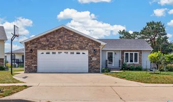 109 E Ponderosa Cir, Brandon, SD 57005