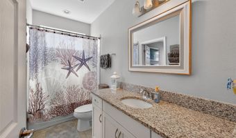 5227 ADMIRAL POINTE Dr, Apollo Beach, FL 33572