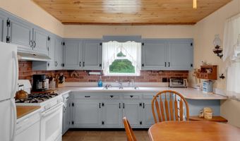 3238 Ridgewood Rd, Allenwood, NJ 08720