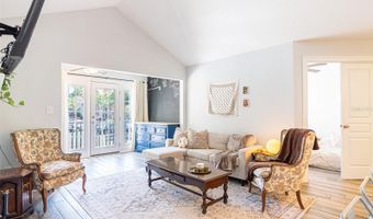 249 AFTON Sq 211, Altamonte Springs, FL 32714
