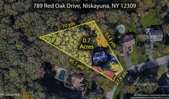789 Red Oak Dr, Niskayuna, NY 12309