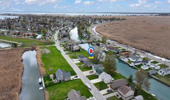 6334 Marina Dr, Algonac, MI 48001
