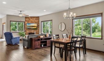 2726 11th Ave, Anoka, MN 55303