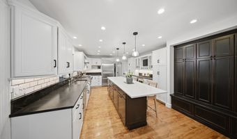 5 Beaver Pond Rd, Albany, NY 12211