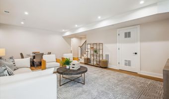 10033 CLUE Dr, Bethesda, MD 20817