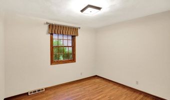8537 Ridge Hill Dr, Indianapolis, IN 46217