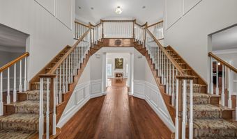 2086 Autumn Hill Dr, Ann Arbor, MI 48103