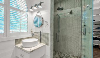 27 Chapel Hill Rd, Bay St. Louis, MS 39520