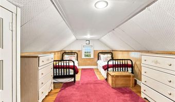 48 Fairway Dr, Cranston, RI 02920