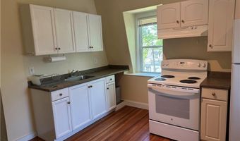 26 Ayrault St 3, Newport, RI 02840
