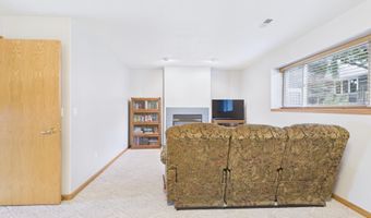 605 S Palmer Dr, Brandon, SD 57005