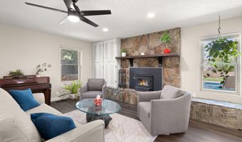 5208 Russell Dr NW, Albuquerque, NM 87114