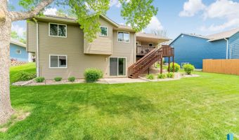 505 N Oak Ridge Rd, Brandon, SD 57005