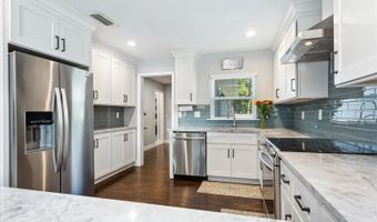 723 GUERNSEY St, Orlando, FL 32804