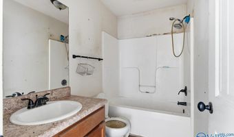 240 Riddle Rd, Albertville, AL 35950