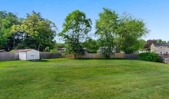 19 Midway Dr, Albany, NY 12205