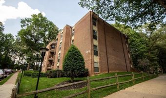 3318 WOODBURN VILLAGE Dr 32, Annandale, VA 22003