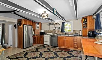 608 Black Plain Rd, North Smithfield, RI 02896