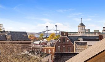 18 Barney St 3, Newport, RI 02840