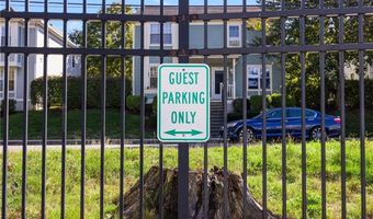 231 Maple Ave 204, Newport, RI 02840