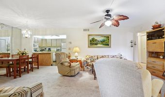 417 Pine Glen Ln D-1, Greenacres, FL 33463