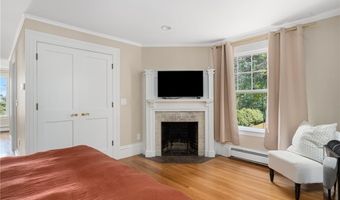 291 Spencer Ave, Warwick, RI 02818