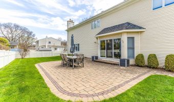 1801 N Dover Ct, Arlington Heights, IL 60004