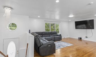 26 Mohican Pl, Albany, NY 12208