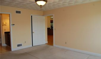 8 Sweet Corn Dr, Cranston, RI 02921
