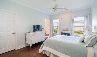 10 CHAPEL HILL Ct, Barnegat, NJ 08005