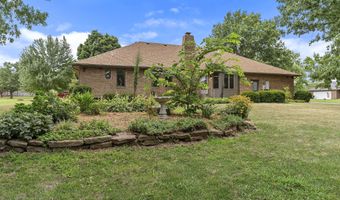 1965 W Cardinal Ln, Aurora, MO 65605
