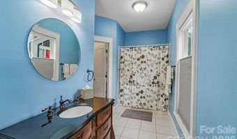 611 E 37th St, Charlotte, NC 28205