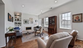 706 PRINCE St 4, Alexandria, VA 22314