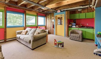 8 Panaway Dr, Campton, NH 03223